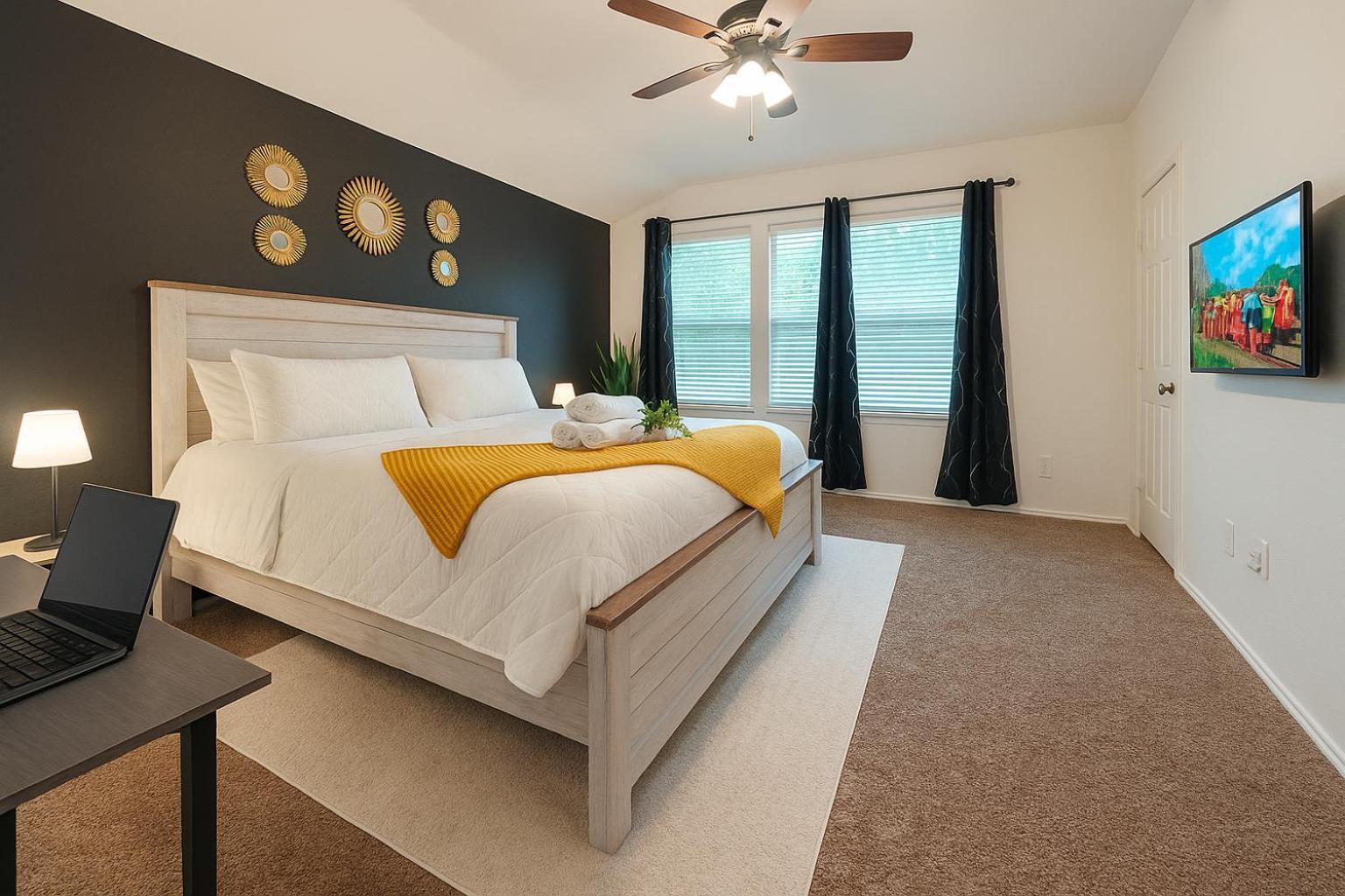 Work, Play & Stay King Bed With Foosball! Aubrey Εξωτερικό φωτογραφία